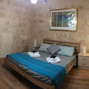 https://apt-floriana-cosy-townhouse.hotelssaintjulians.com