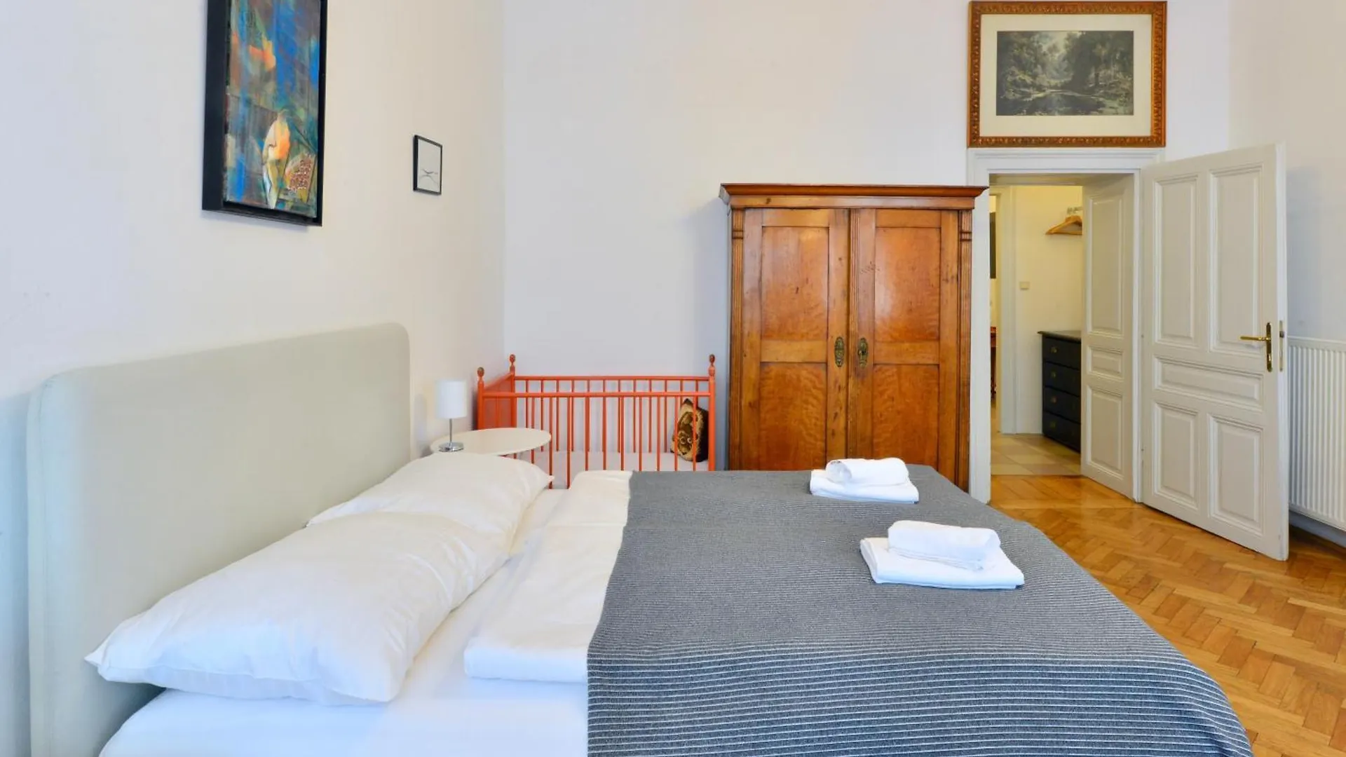 Top Flat - 1 Free Parking Space At The Metro Vienne Appartement