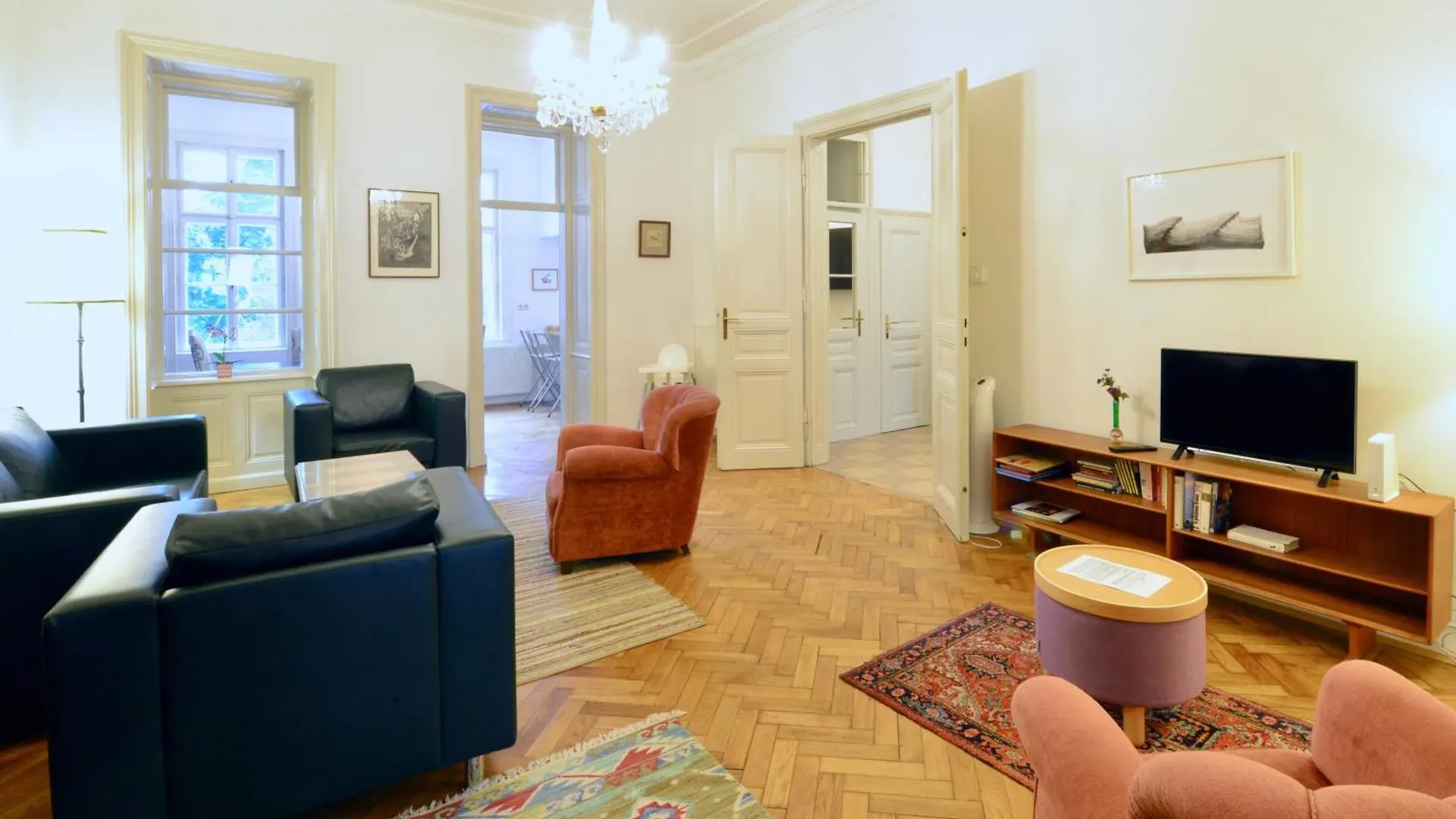 Top Flat - 1 Free Parking Space At The Metro Vienne 0*,
