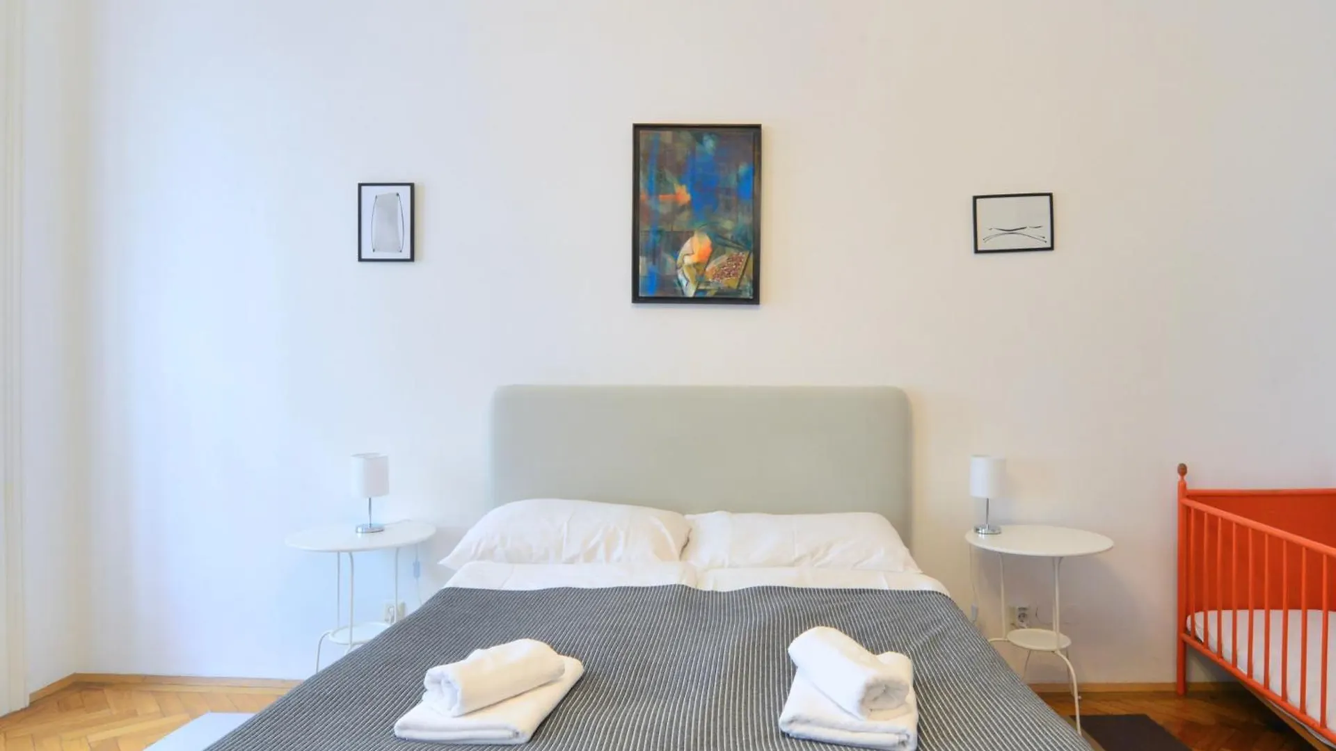 Top Flat - 1 Free Parking Space At The Metro Vienne