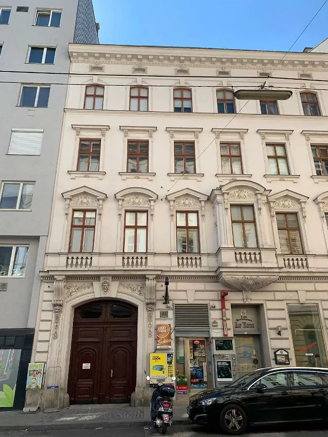 Top Flat - 1 Free Parking Space At The Metro Vienna